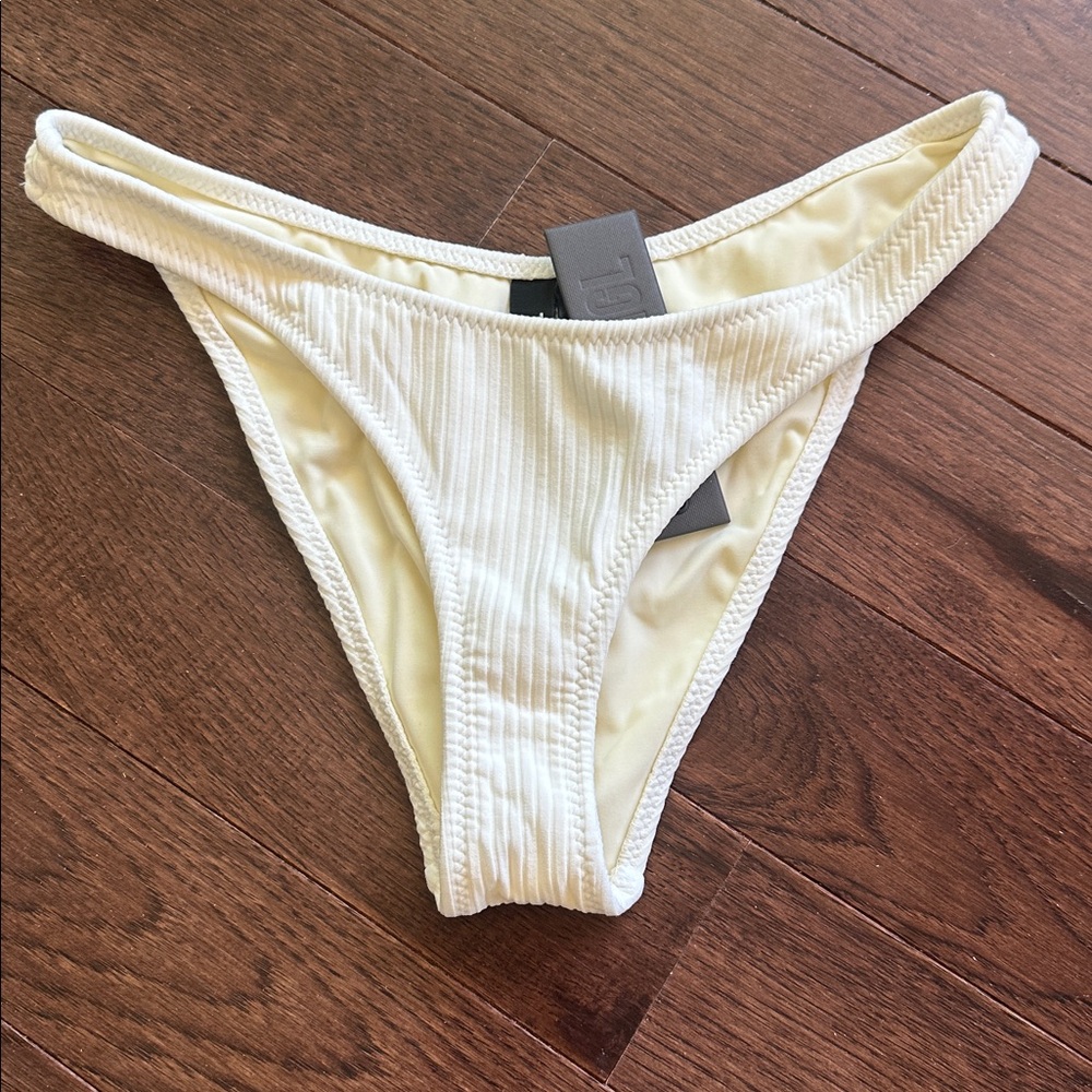 TRIANGL TWINNIE BIKINI IN CLOUD NO BAG NEW WITH TAG - Picture 5 of 7